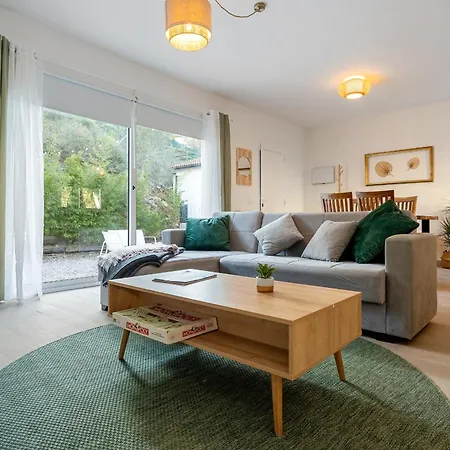 Hauzify I Casa Holiday home